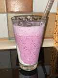Dreischichtiger Beeren Smoothie