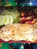 Filete de pollo a la plancha con ensalada y pepino