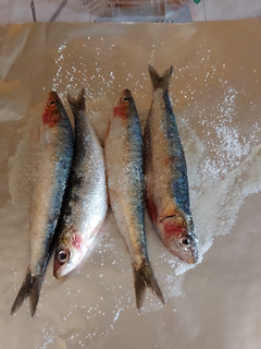 Una foto de Sardinas a la plancha en papillote