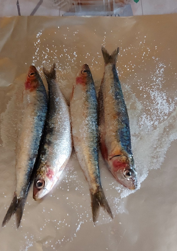 Una foto de Sardinas a la plancha en papillote
