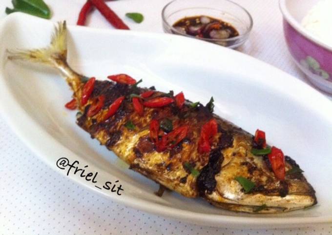 Ikan bakar isi sambal kecap