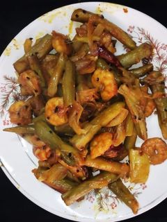 লতি চিংড়ি(loti chingri recipe in Bengali) রেসিপির প্রধান ছবি