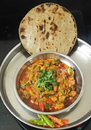 ઓળો (Oro Recipe In Gujarati) રેસીપી મુખ્ય ફોટો