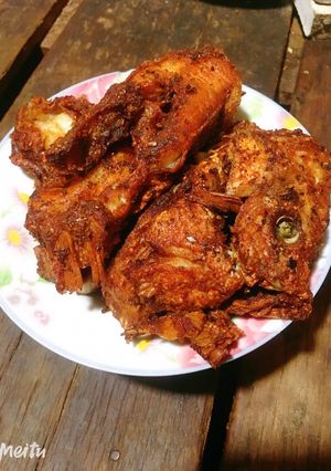 Hình của món Cá điêu hồng chiên sả ớt.