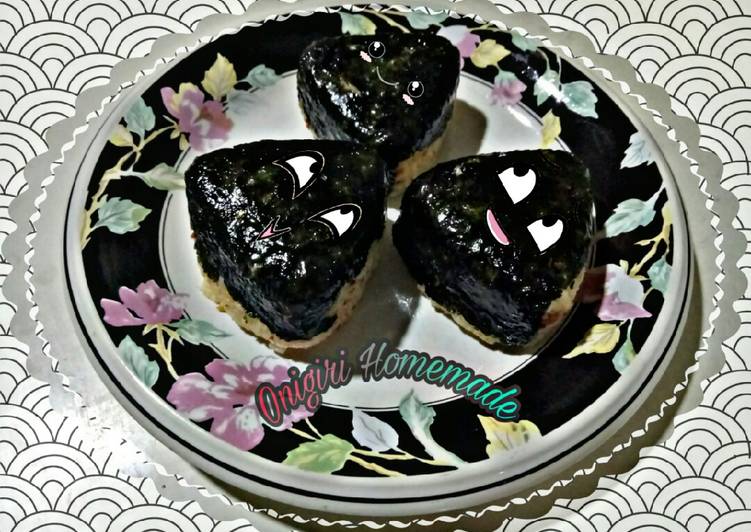 Onigiri (Nasi Kepal)