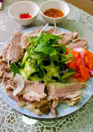 Hình của món Nạm bò luộc.