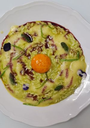 A picture of Chef Cannavacciuolo's Asparagus Risotto.
