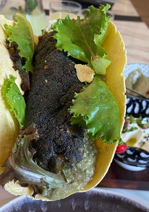 Une photo de Tortillas crispy chicken spicy sauce