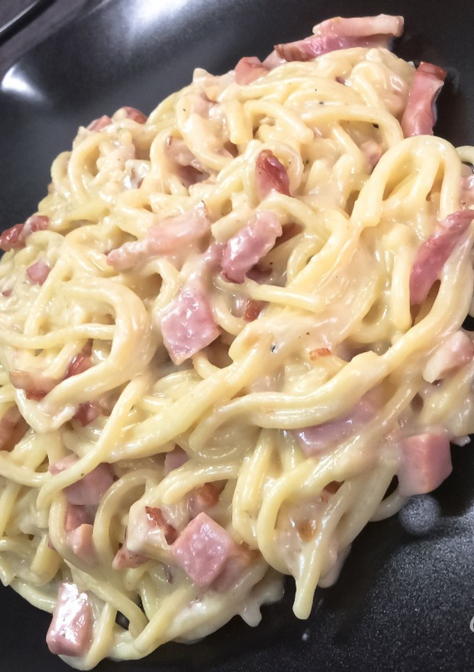 Una foto de Spaghetti a la Carbonara Olla GM F