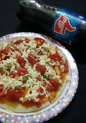 વેજ. પીઝા(Veg. Pizza Recipe in Gujarati) રેસીપી મુખ્ય ફોટો