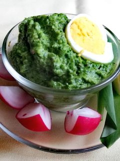 Medvehagymás pesto reteklevéllel 🥬 recept fotója
