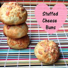 A picture of Stuffed Cheese Buns.