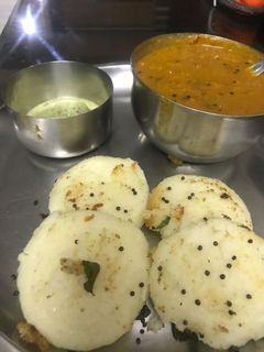 रवा इडली (Rava Idli recipe in Hindi) रेसिपी मुख्य फोटो
