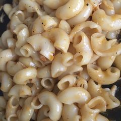 A picture of Butter chicken pasta.
