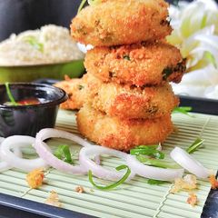 A picture of Crispy chicken potato cutlets.