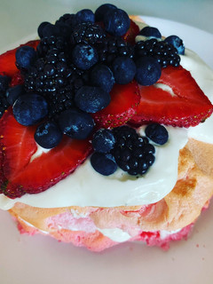Una foto de Pavlova keto