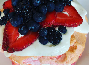 Una foto de Pavlova keto