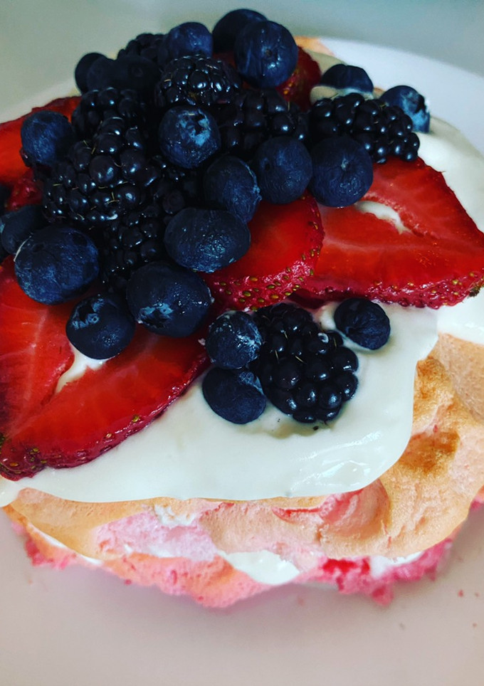 Una foto de Pavlova keto