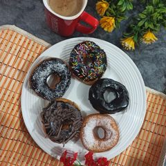 A picture of Dunkin Donuts.