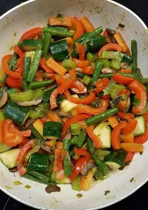 A picture of Mixed fried vegetables in butter.