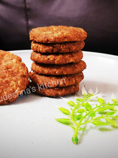 A picture of Ragi Oats Cookies.