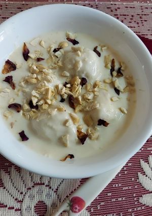 A picture of Rasgulla Kheer or Rosogollar Payesh.