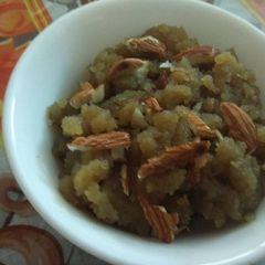 A picture of Gud ka Halwa.