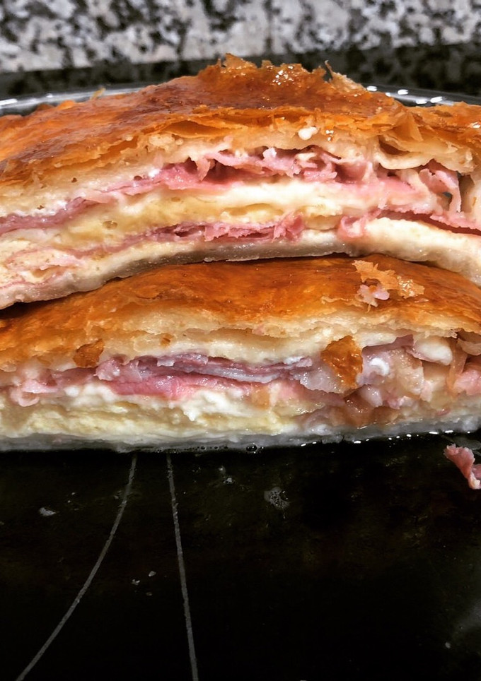Una foto de Tarta de jamón y queso