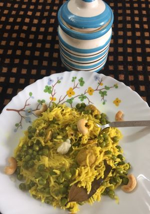 A picture of Matar nutri pulao.