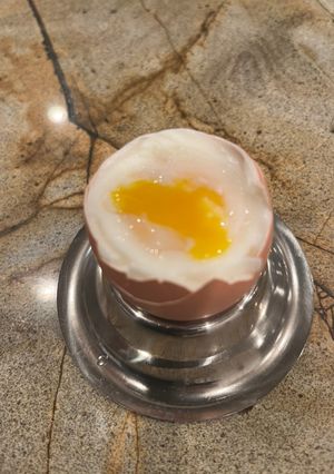 A picture of Soft boiled egg.