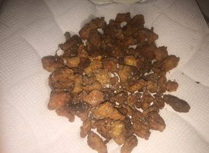 Una foto de Chicharrones crujientes de campo