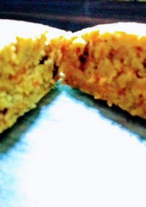 Una foto de Torta de Zanahoria con semillas y arándanos