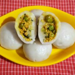 A picture of Namkin Pitha.