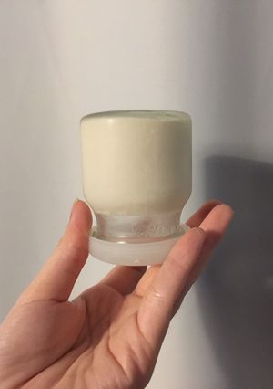Hình của món Sữa chua úp ngược từ sct cho bé ăn dặm.