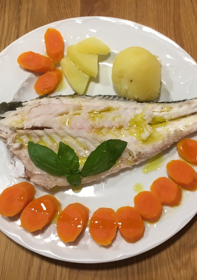 Una foto de Lubina a la sal - receta de pescado al horno