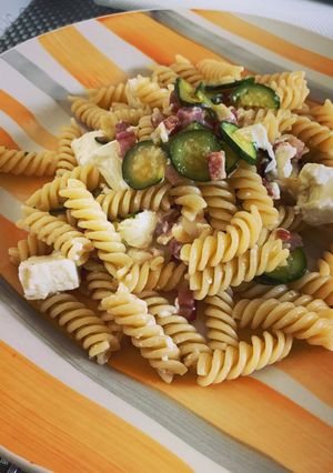 Foto di Pasta fredda con zucchine,feta e pancetta