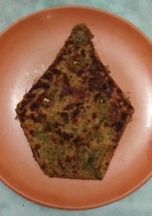 A picture of Methi allu paratha.