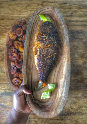 Une photo de Poisson Daurade et banane plantain