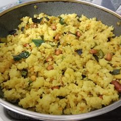 A picture of Upma with left over idli.