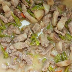A picture of Bicol express.