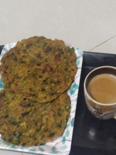 મેથી ની ભાજી દુધી ના થેપલા (Methi Bhaji Dudhi Thepla Recipe In Gujarati) રેસીપી મુખ્ય ફોટો