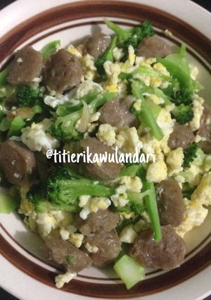 Foto resep Tumis Brokoli Telur Bakso 💚