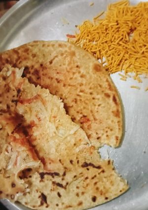 मूली का पराठा (mooli ka paratha recipe in Hindi) रेसिपी मुख्य फोटो