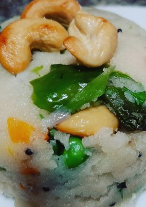 A picture of Healthy Upma recipe with lots of veggies.