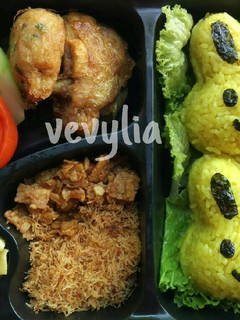 Foto resep Yellow rice bento (bento nasi kuning)