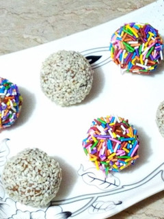 A picture of Date Balls.
