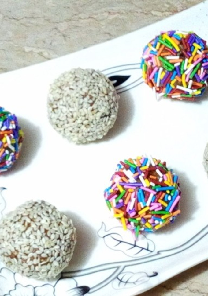 A picture of Date Balls.