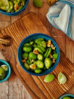 عکسی از دستور سالاد گوجه سبز وچاغاله بادام