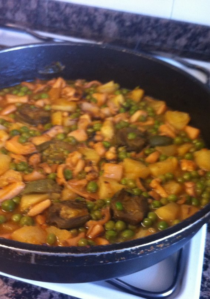 Una foto de Estofado de sepia con guisantes, alcachofas y patatas de mi amiga Roser