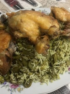 صورة لوصفة رز بالباقلاء مع الدجاج المقلي